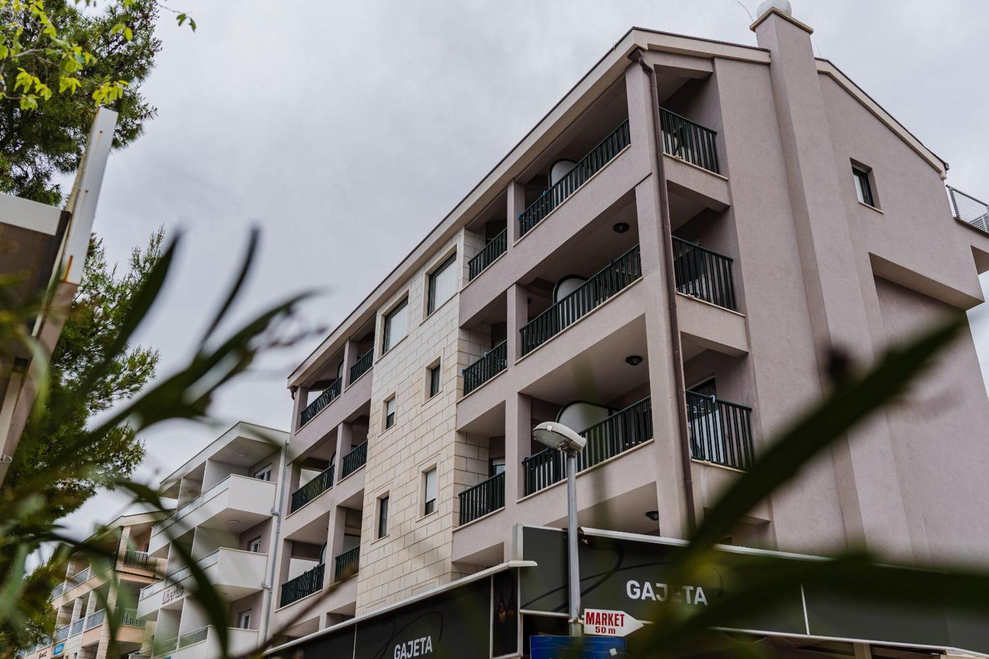 Apartment Lucija *